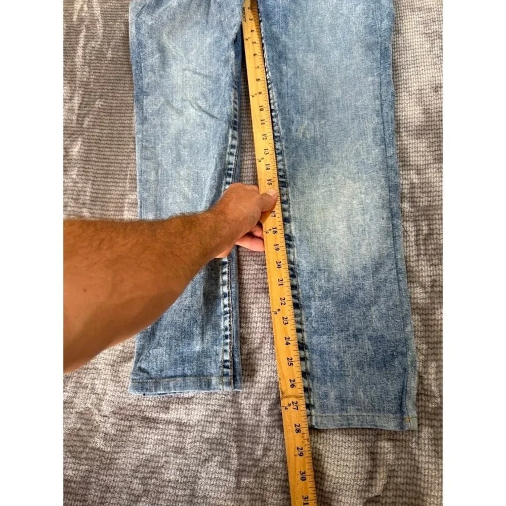 True Religion Geno Relaxed Slim Light Wash Blue Denim Jeans Mens 32x28‎